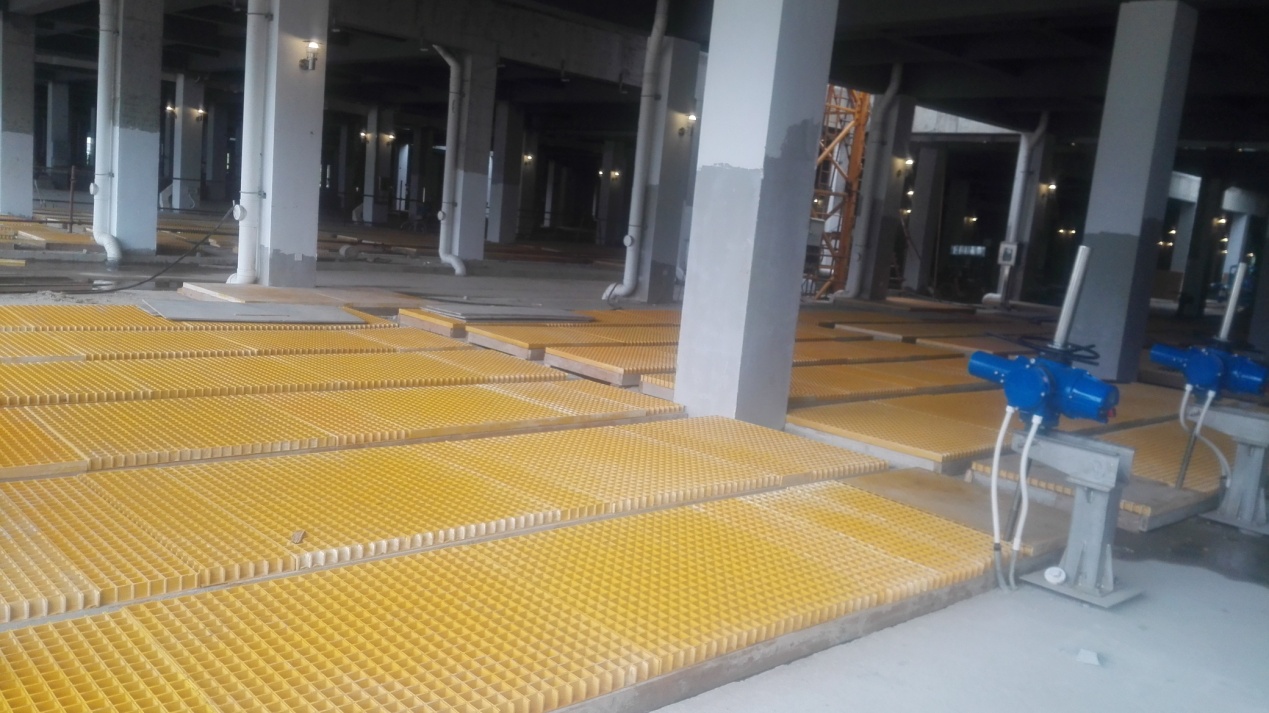 深圳南山污水处理厂玻璃钢生化池盖板安装工程(图2)